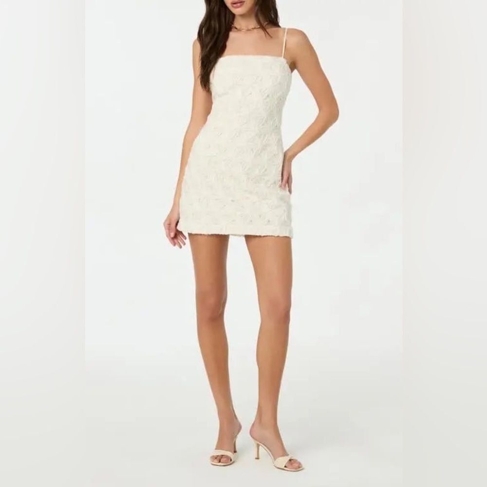 ASTR THE LABEL LACE 3D FLORAL PATTERN MINI DRESS SIZE XS FITS A SMALL BRIDAL - Picture 4 of 10